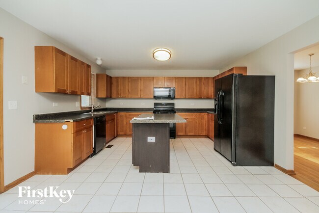 Building Photo - 5301 Stanford Ln
