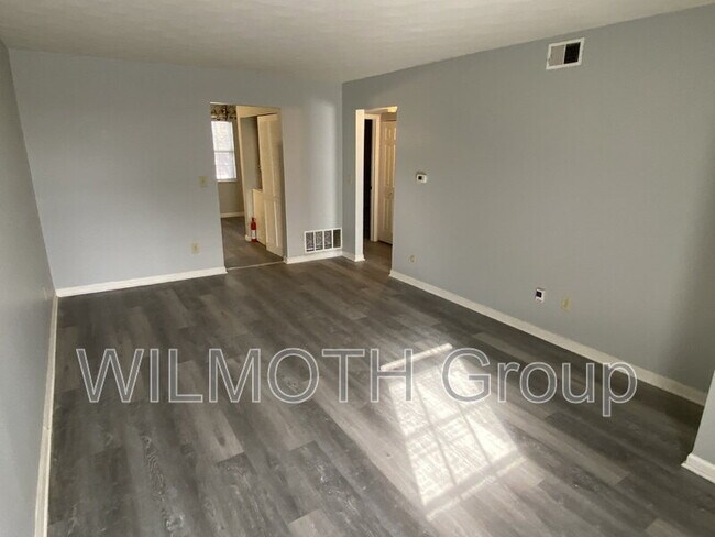 Foto del edificio - 1329 Millerwood Dr