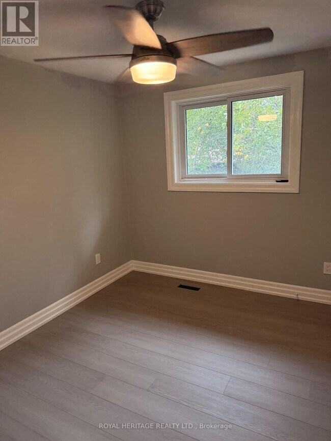 Building Photo - 286 Lorindale Dr