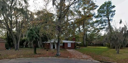 Building Photo - 13 Arrowhead Ct