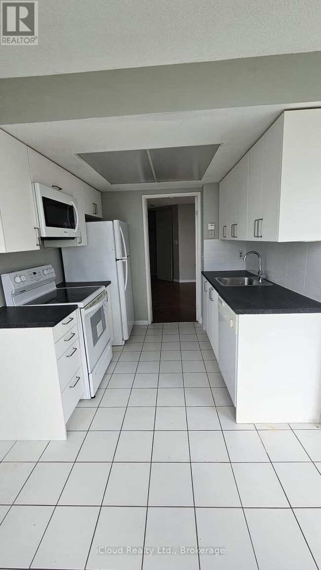 Building Photo - 80-680 Alton Towers Cir