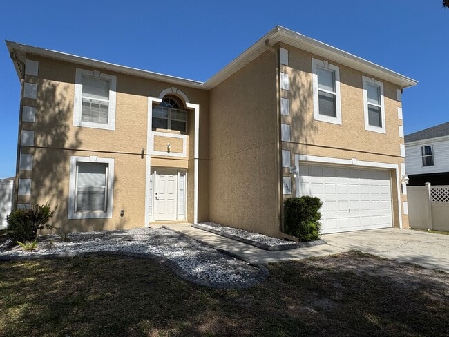 Building Photo - Spacious and Comfortable House for Lease