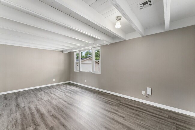 Foto del edificio - Charming Mid-Century Ranch Home Available Now!  1st Month's Rent is FREE!*