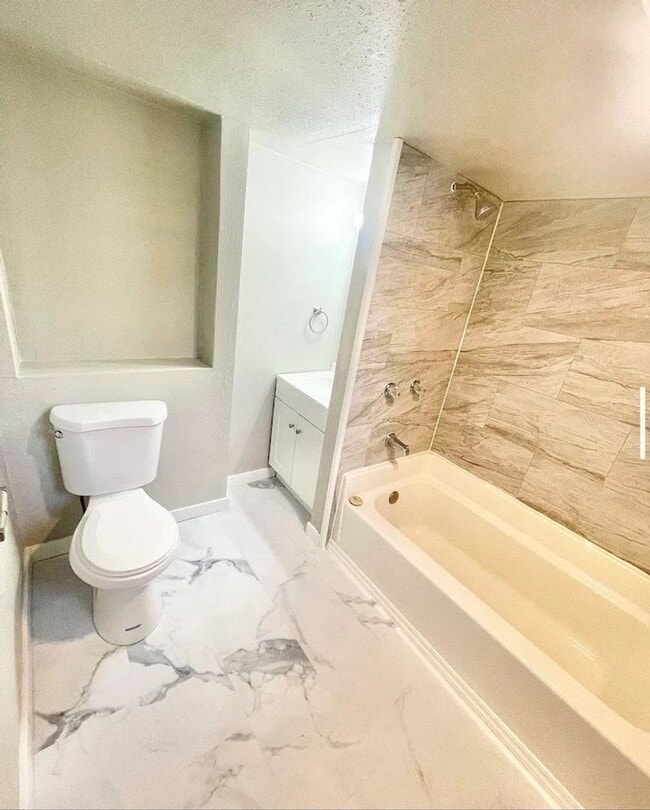 Foto del edificio - Charming 3-bedroom, 1-bathroom home in Pueblo | $1400