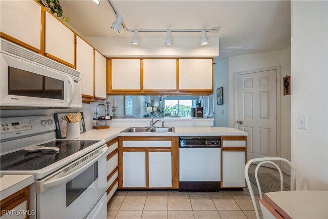 Foto del edificio - 1325 Mainsail Dr