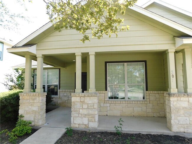 Foto del edificio - 207 Holmstrom St