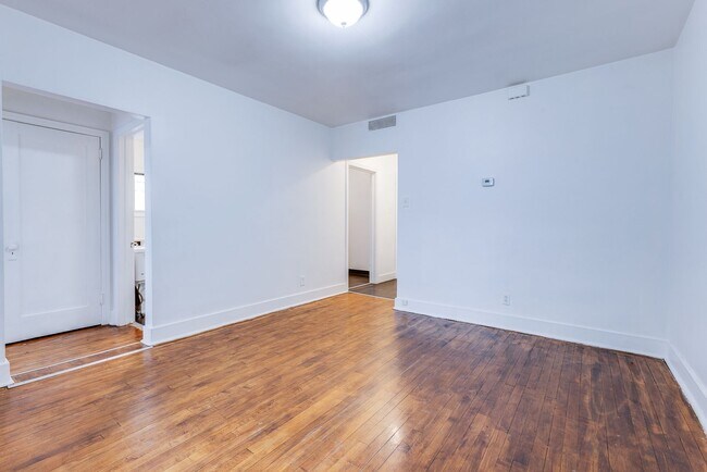 Foto del edificio - 757 E Warrington Ave