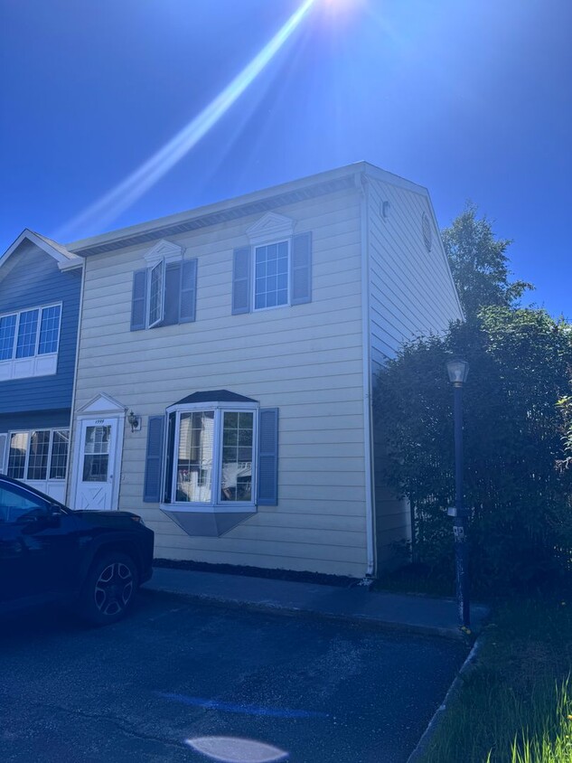 Primary Photo - Newly Remodeled 2 Bed, 1 Bath In Town!