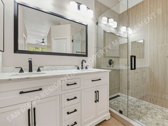 Foto del edificio - Beautifully Remodeled and Bright in the Perfect Rancho Bernardo Location