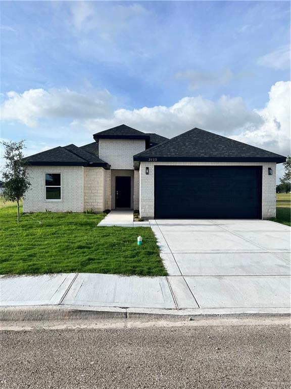 Building Photo - 14 Fairway Dr