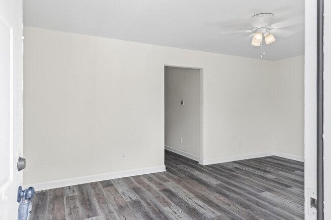 Foto del edificio - "Charming 2-Bedroom Townhouse Retreat with...