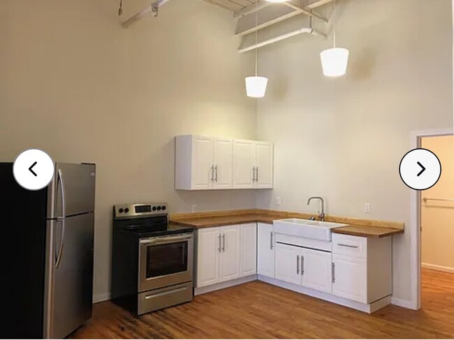Building Photo - 1415 Kemper St
