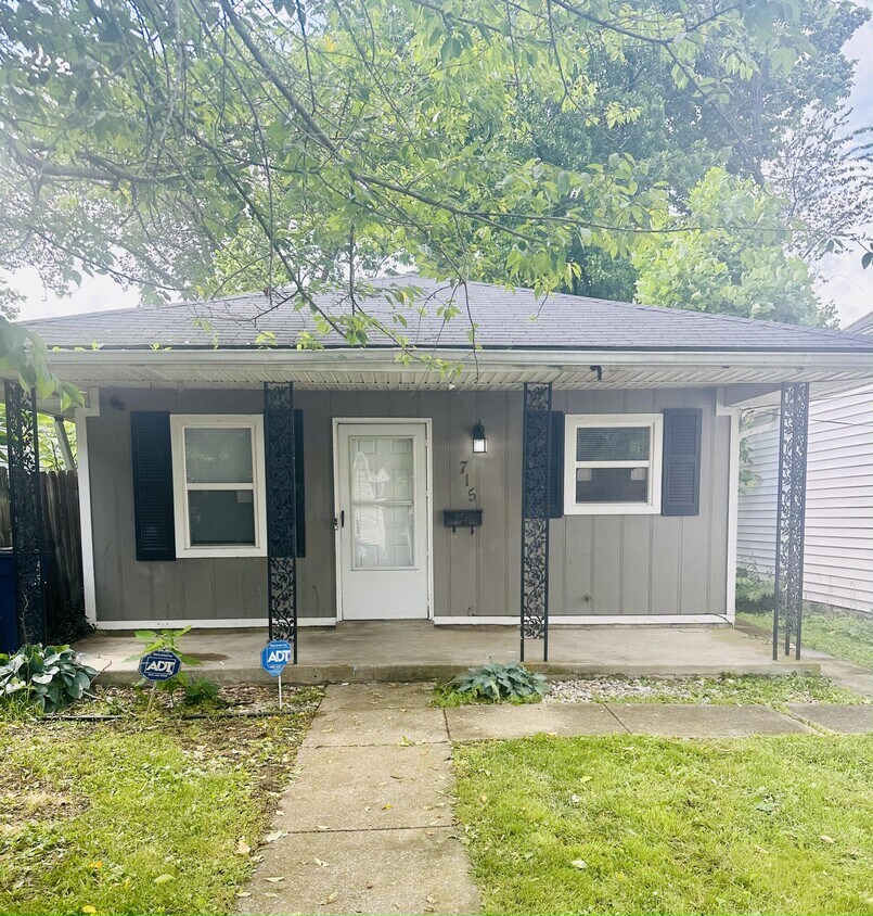 Foto principal - 715 Dakota St