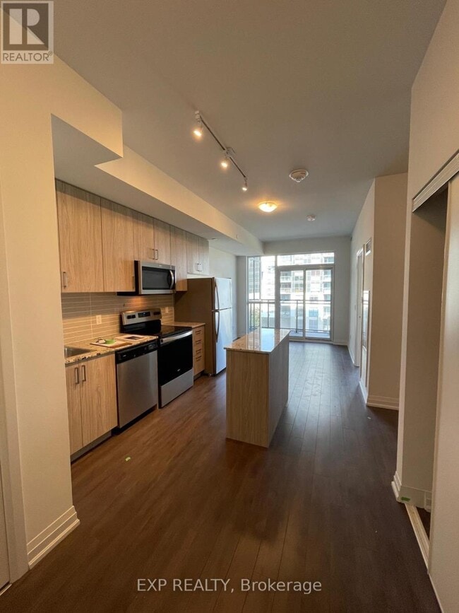 Building Photo - 10 Meadowglen Pl