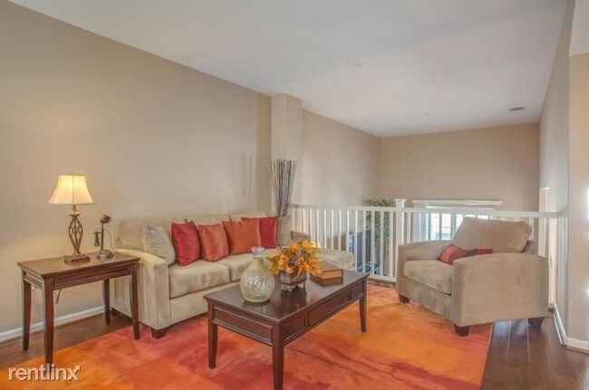 Foto del edificio - 2 br, 2.5 bath Townhome - 2751 Lavender Ter
