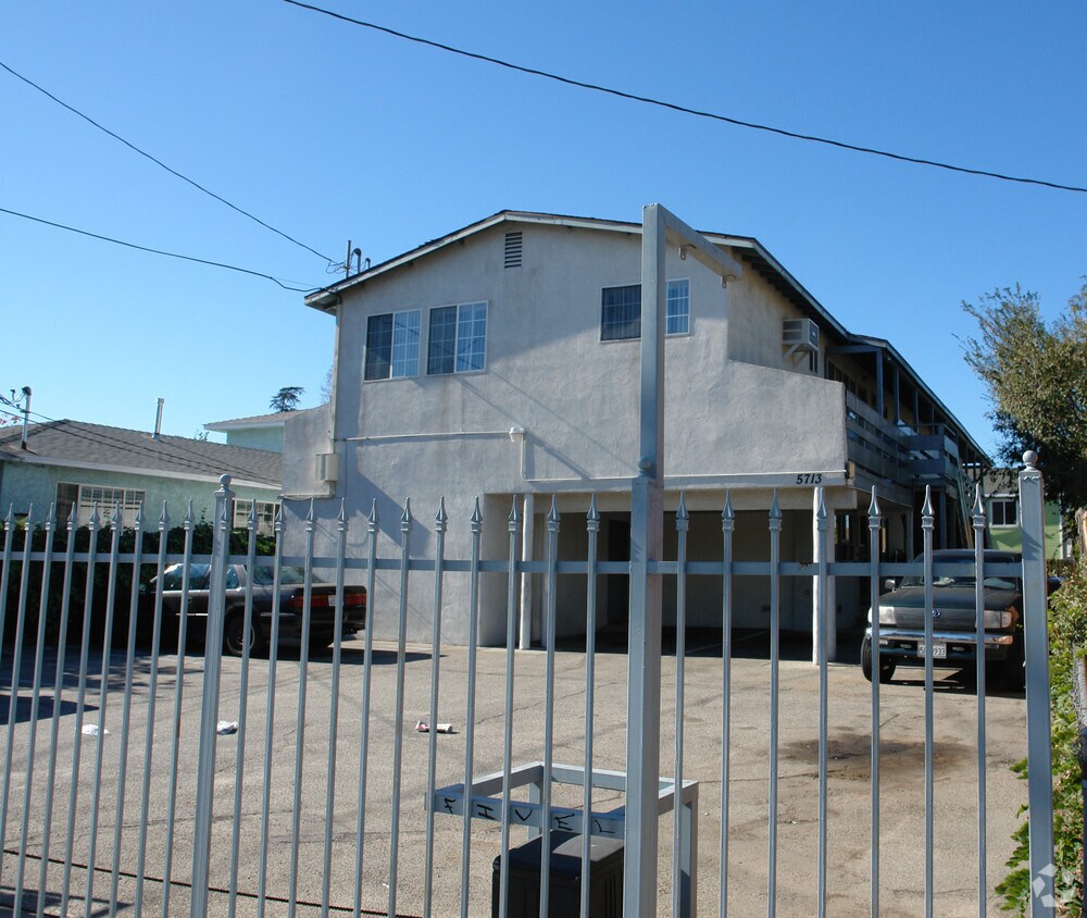Foto del edificio - 5713 Case Ave