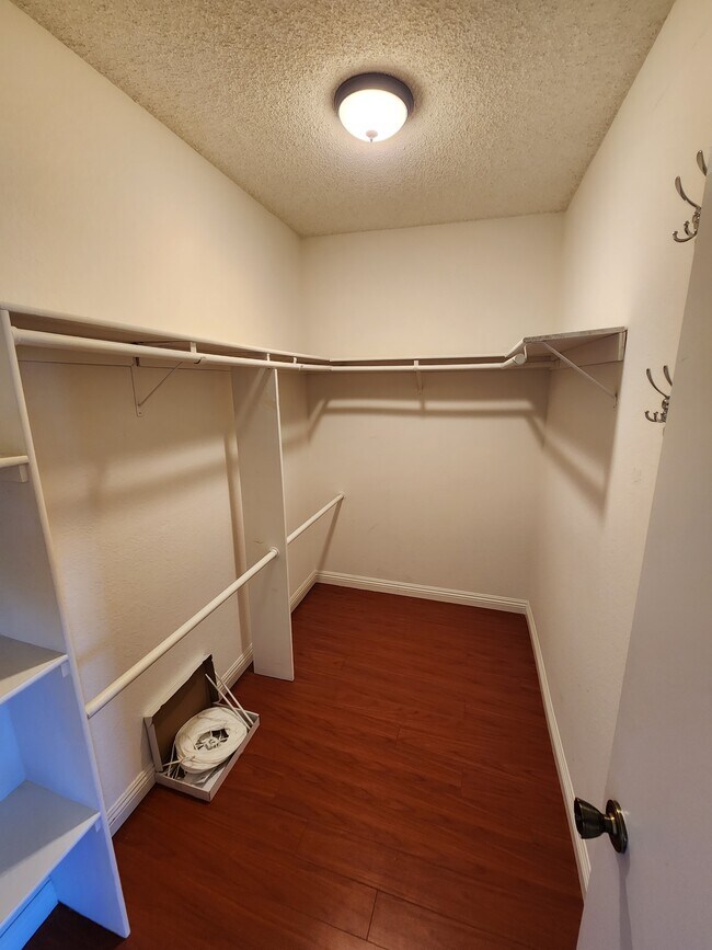 Building Photo - 3693 Durfee Ave
