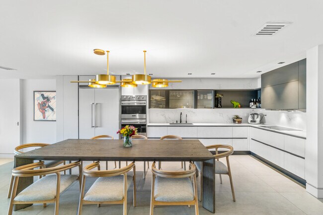 Foto del edificio - 1037 Boca Cove Ln