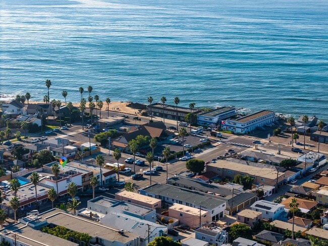 Building Photo - 4741 Point Loma Ave