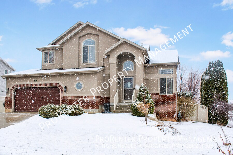 424 E 2100 S, Clearfield, UT 84015 House Rental in Clearfield, UT