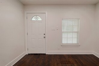 Building Photo - 5703 Belmark St