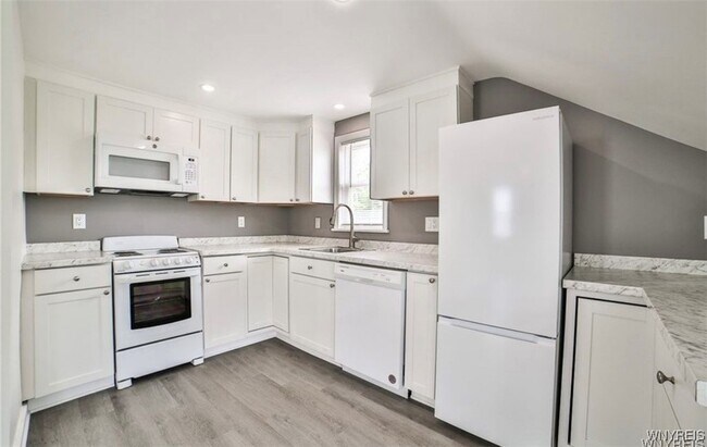 Foto del edificio - 156 Hoover Ave