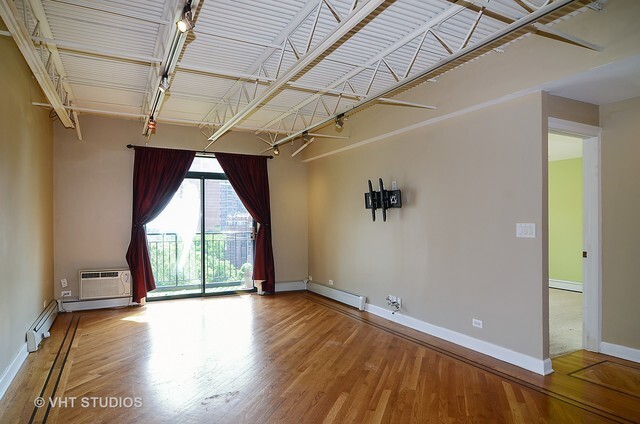 Building Photo - 3900 N Pine Grove Ave