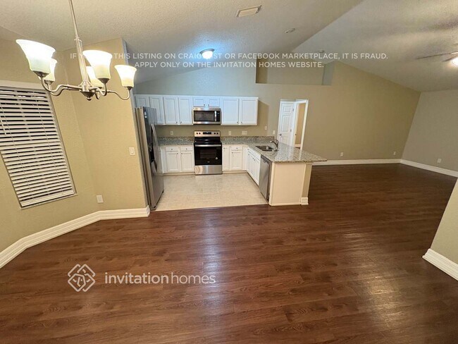 Building Photo - 25913 Aysen Dr