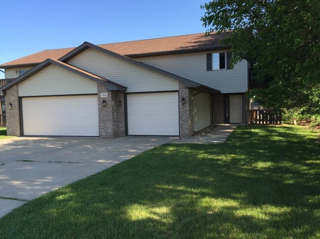 Building Photo - 800 20th St