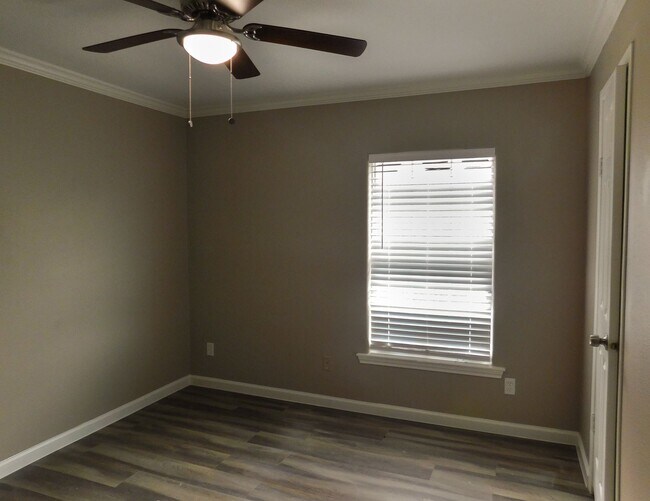 Foto del edificio - Room For Rent