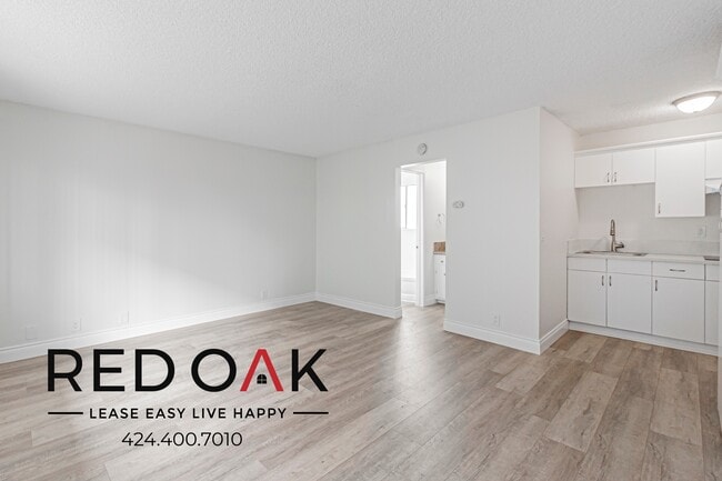 Building Photo - 7466 Rosemead Blvd