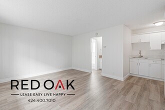 Building Photo - 7466 Rosemead Blvd