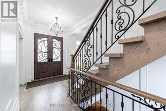 Building Photo - 42 Oatlands Crescent