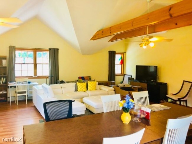 Foto del edificio - 1 br, 1 bath Apartment - 295 Croton Dam Road