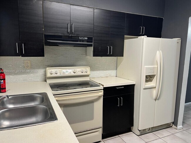 Foto del edificio - 1439 NW 8th Ave