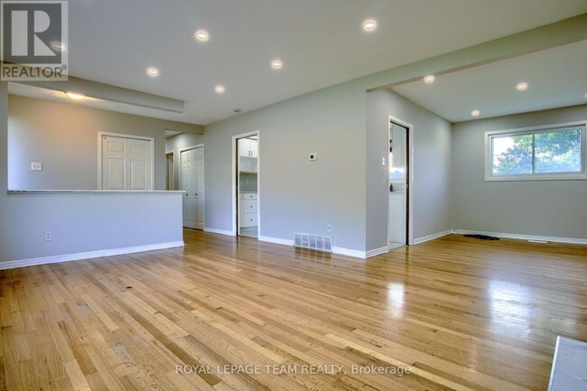 Building Photo - 31 Pritchard Dr