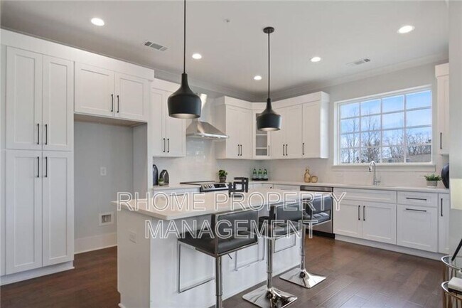 Foto del edificio - 6890 Peachtree Dunwoody Rd
