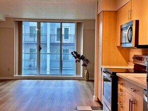 Building Photo - 1100 106th Ave NE