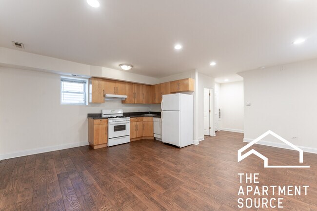 Foto del edificio - 2438 N Ashland Ave