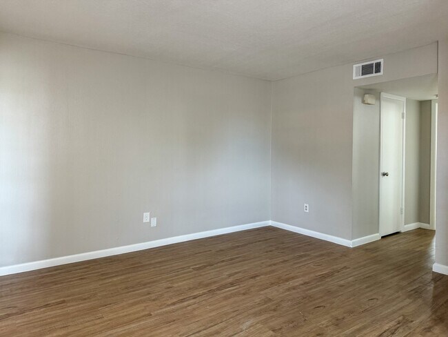 Foto del edificio - 2101 6th Ave N