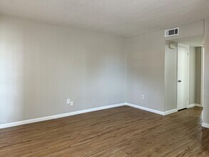 Building Photo - 2101 6th Ave N