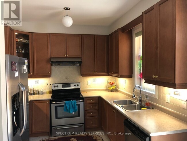 Building Photo - 90 Templehill Rd