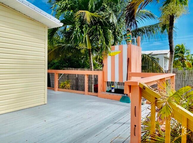 Building Photo - 27954 Tarpon Terrace