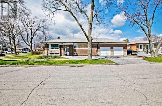 Building Photo - 31 Romulus Dr