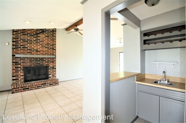 Building Photo - 3 br, 2 bath House - 101 Taos