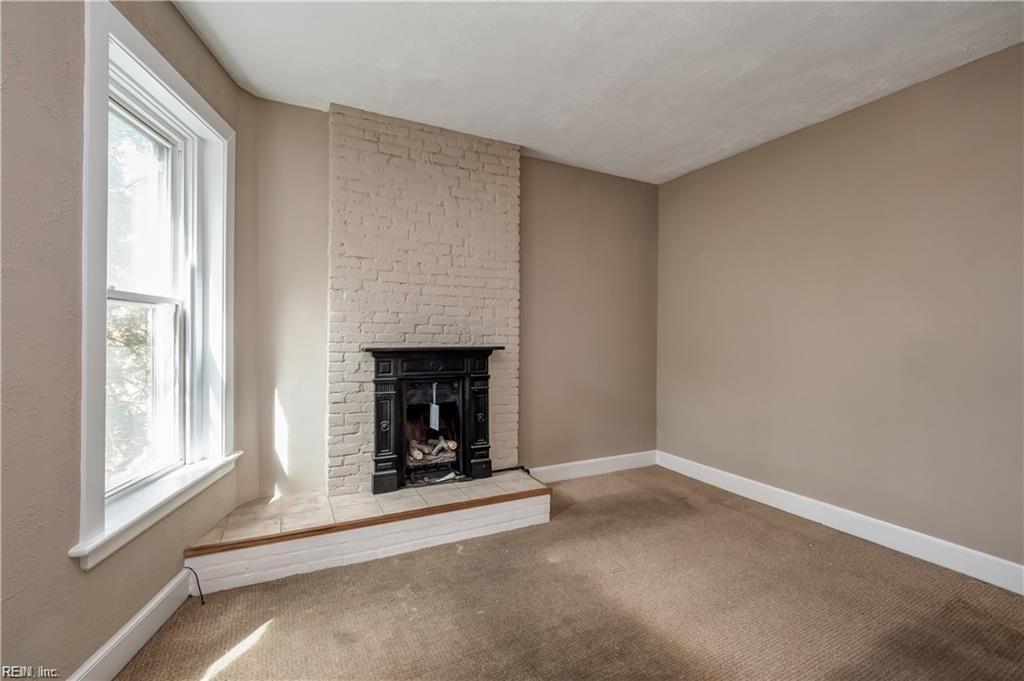 Primary Photo - 409 Botetourt St