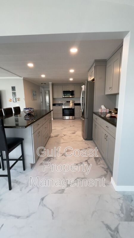 Foto del edificio - 17551 Peppard Dr