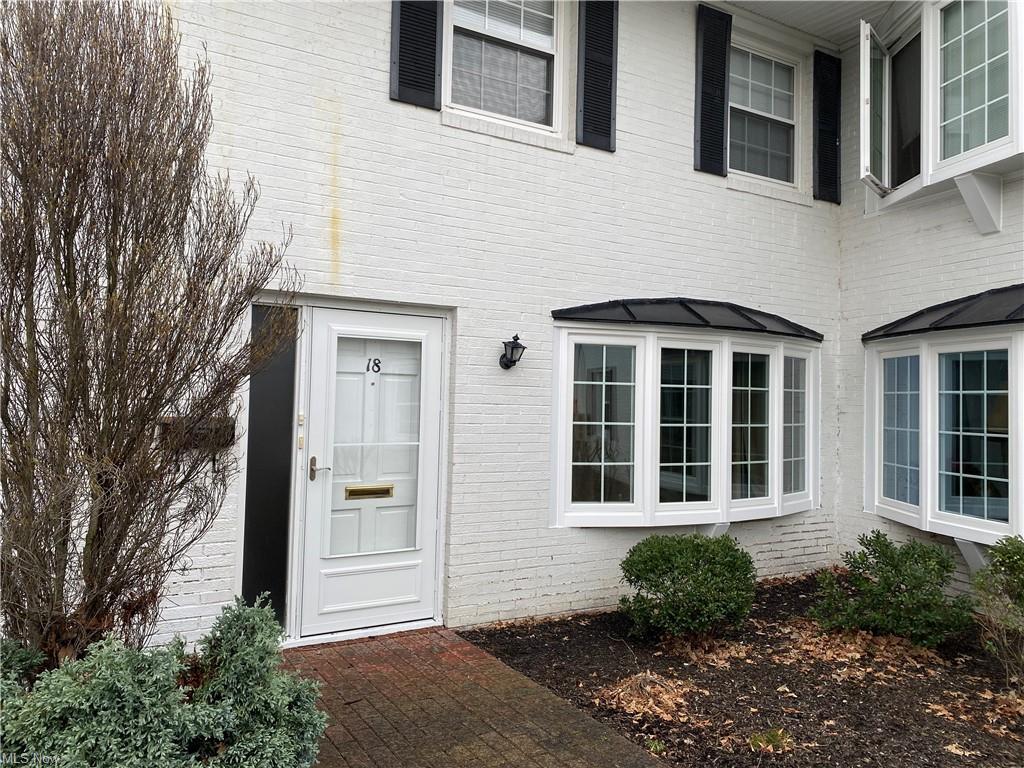 4 Meadowlawn Dr Unit 18, Mentor, OH 44060 Condo for Rent in Mentor
