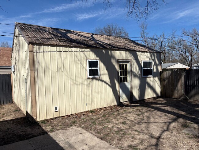 Building Photo - 507 S 3rd St