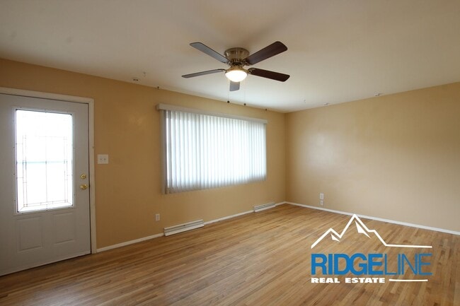 Foto del edificio - SINGLE LEVEL RIVERVIEW HOME FOR LEASE!